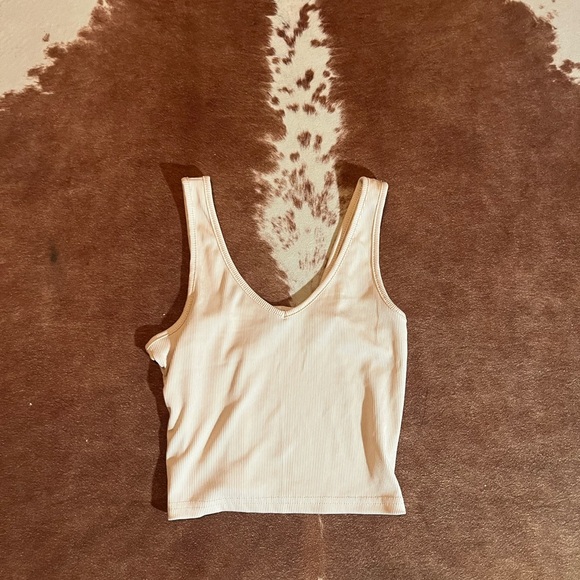 Shein tank top bundle 
size small 
3 tops total! - Picture 4 of 7